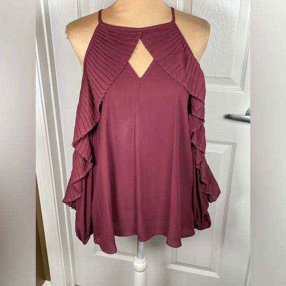 Entro Burgundy Cold Shoulder Top - Picture 5 of 10